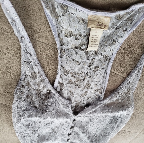 Button up lace tank - Picture 3 of 8